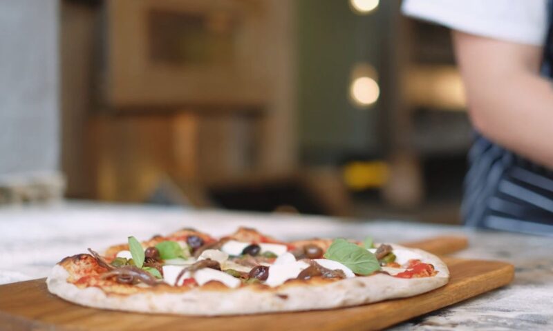 pica sa povrćem i sirom